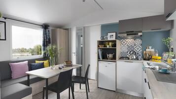 Pacifique 4 | Eigene Küche | Wasserkocher mit Kaffee-/Teezubehör