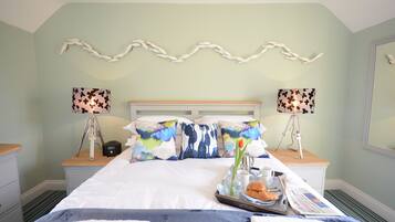 2 bedrooms, individually decorated, individually furnished, free WiFi