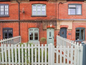 Cottage | Front of property - Holmleigh, Aldeburgh (Aldeburgh)