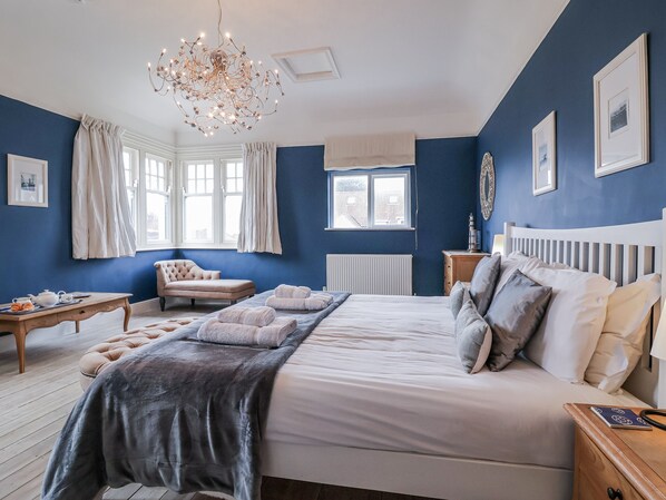 Cottage | 5 bedrooms, individually decorated, individually furnished, free WiFi - Holly Lodge (Aldeburgh)