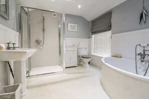 Cottage | Bathroom