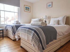 Cottage | 3 bedrooms, individually decorated, individually furnished, free WiFi - Kestrel Cottage, Southwold (Reydon)