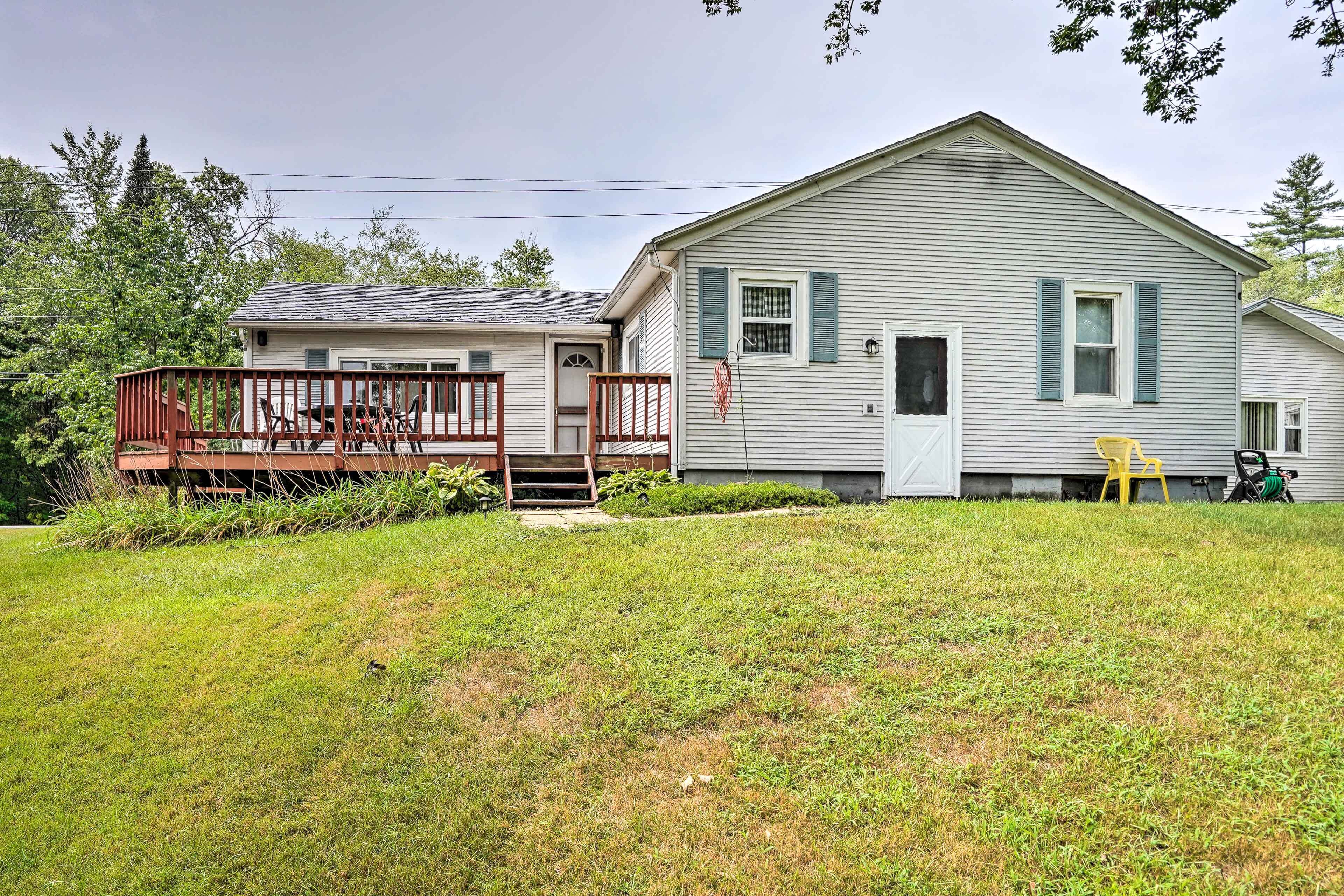 Porter Corners Vacation Rental | 2BR | 1.5BA | 1,700 Sq Ft | 4 Exterior Stairs