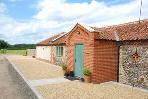 Exterior - Remus (Norwich)