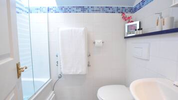 Chuveiro, secador de cabelo