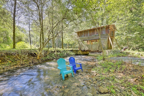 Custom-Built Luxury Cabin w/ Tesla Charger!