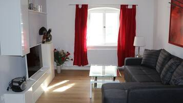 Smart-TV, Bücher, Stereoanlage, Drucker