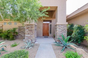 Unclassified image, 2 of 54, button - A Fountain Hills Gem, Pool, BBQ, Fireplace, Bar, Views! (Fountain Hills)