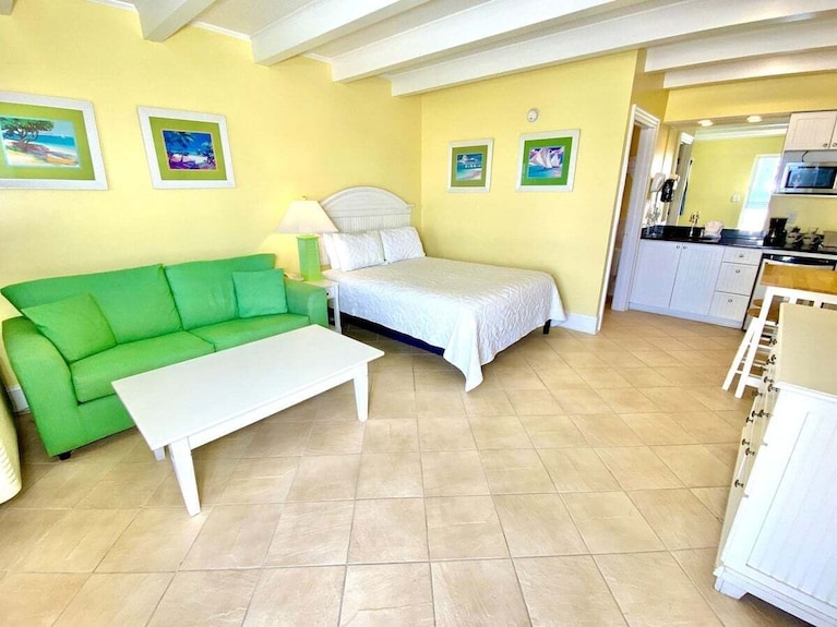 Pet-friendly, 3 Blocks To Beach, Pool, #207 - Morehead City, NC
