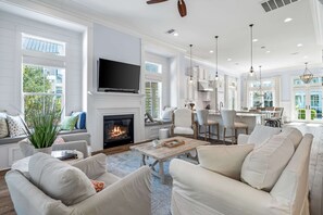 Smart TV, fireplace, stereo