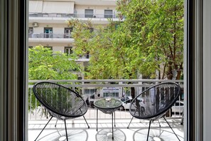 Balcony - Elegant Big Apartment in Athens With Balcony (Athens)