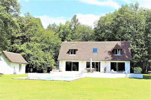 MAGNIFICENT 240M² HOUSE, REAL SPA, HEATED SWIMMING POOL IN 5500M² GROUNDS