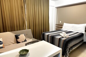 Căn hộ | Két bảo mật tại phòng, bàn, màn/rèm cản sáng, bàn ủi/dụng cụ ủi quần áo 