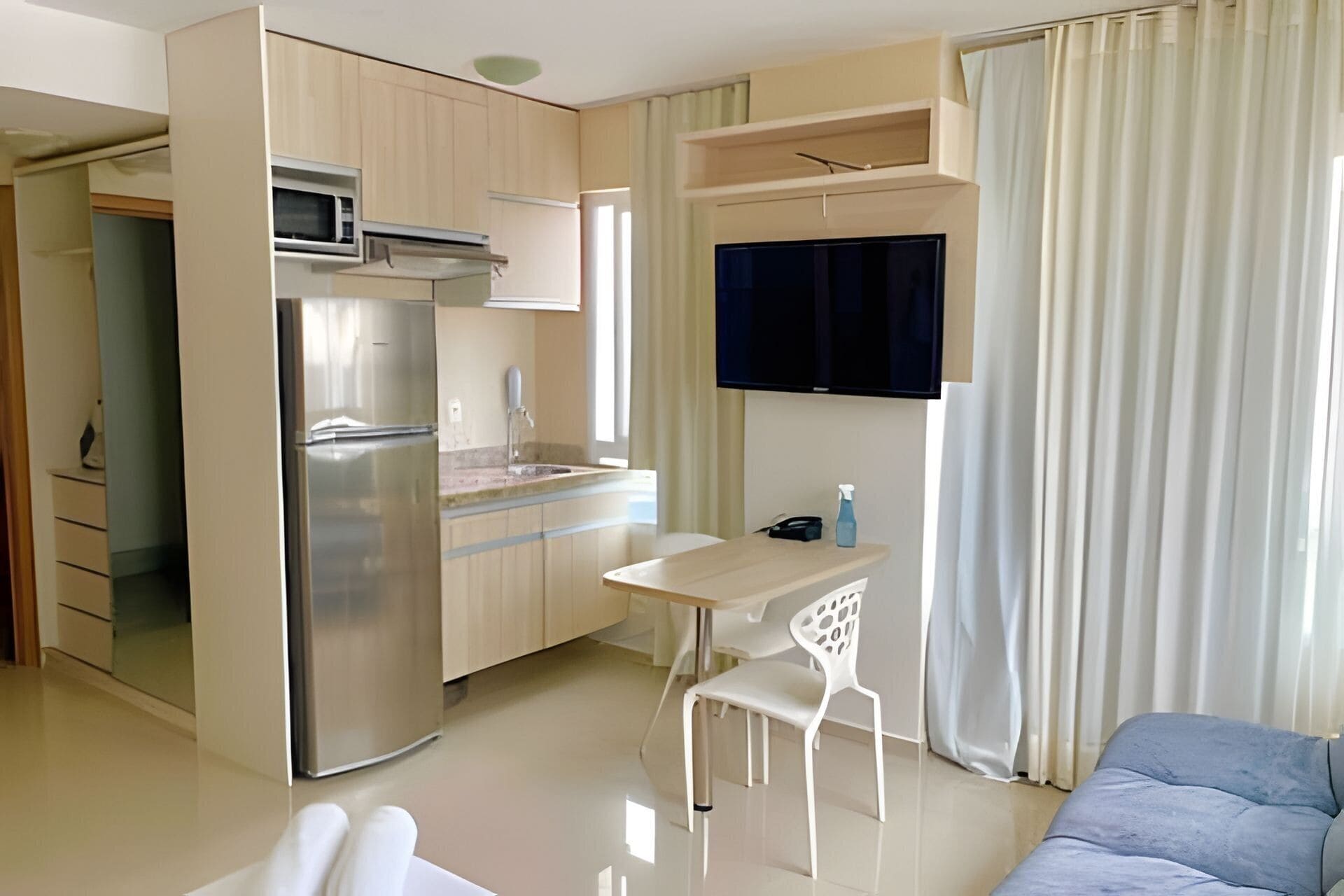 Apartment | Living area | 40-inch TV with cable channels