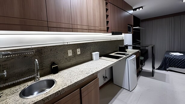 Apartemen | Dapur pribadi | Mesin pembuat kopi/teh, lemari es besar, dan microwave