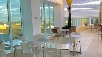 Studio | Dining
