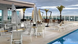 Apartemen | Kolam renang | Kolam renang outdoor