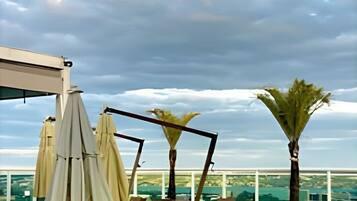 Apartment | Outdoor dining