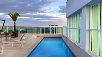 Business Studio, 1 Double Bed with Sofa bed, Non Smoking, City View | Pool | Outdoor pool