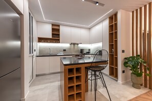 럭셔리 아파트 | 전용 주방 | 대용량 냉장고, 전자레인지, 오븐, 쿡탑