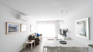Apartment, 2 Bedrooms, Balcony | Iron/ironing board, bed sheets