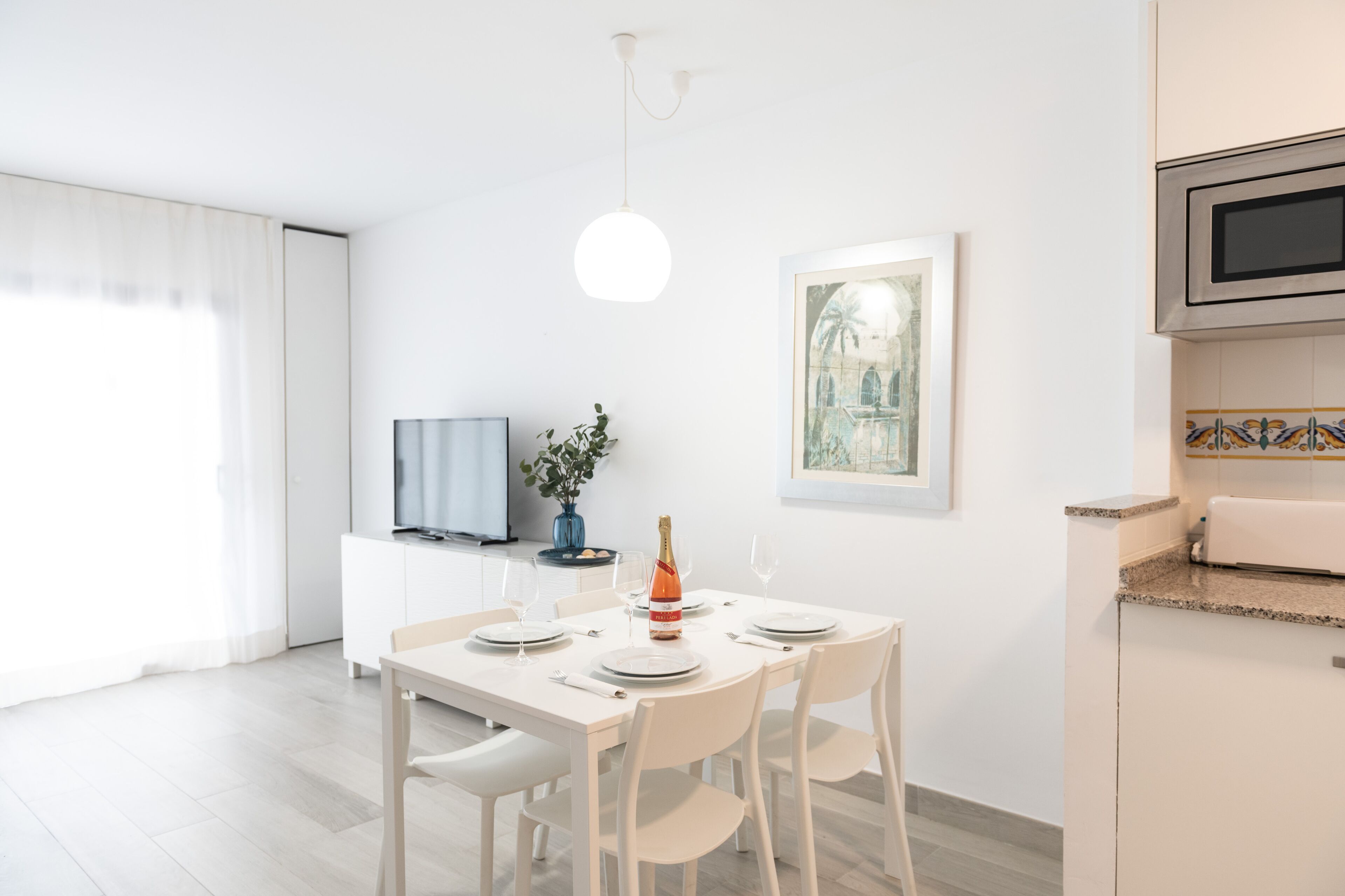 Appartement, 2 slaapkamers, balkon | Een strijkplank/strijkijzer, beddengoed