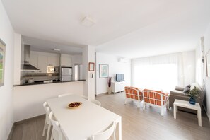 Apartment, 2 Bedrooms, Balcony | Iron/ironing board, bed sheets - Apartments Marblau (Palafrugell)