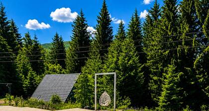 Pine Hill 1 with private Jacuzzi and heated pool during summer
