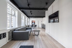 TV - Ingolfsstræti 1 Bedroom Apt. Downtown Reykjavik (Reykjavík)