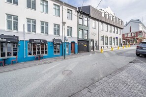 Exterior - Ingolfsstræti 1 Bedroom Apt. Downtown Reykjavik (Reykjavík)