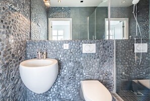 تجهيزات دش، مجففات شعر، مناشف