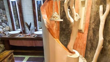 Comfort Room, Garden View | Bathroom