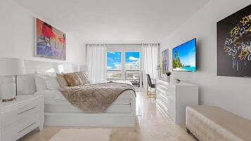 2 habitaciones, escritorio, tabla de planchar con plancha y wifi