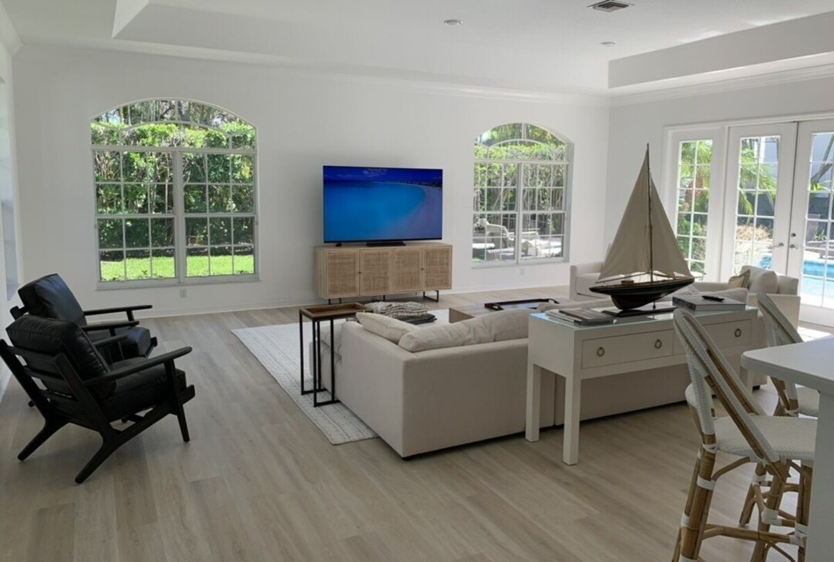 Photo 12 of Olde Naples Luxury Home 10 Houses from the Beach