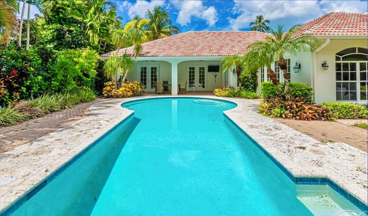 Photo 3 of Olde Naples Luxury Home 10 Houses from the Beach