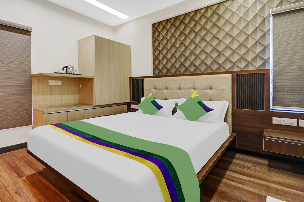 Quarto casal standard | Ferros/tábuas de passar roupa