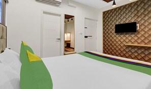 Standard Double Room | Iron/ironing board - Treebo Elite Heritage (Bengaluru)