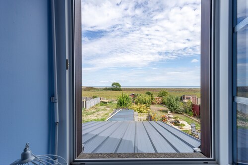 La Melorienne - Two Bedroom House, Sleeps 5