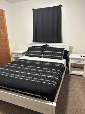 3 bedrooms, desk, free WiFi, bed sheets