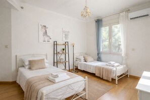 4 bedrooms, in-room safe, desk, iron/ironing board - Villa Olea Corfu – Exclusive Villa with Infinity Pool & Panoramic Views (Γαστούρι)