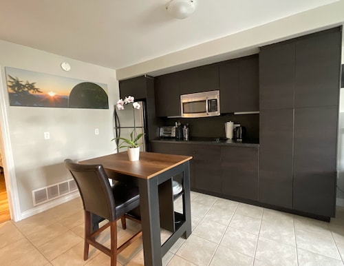 Peaceful apartment ☆ kitchen + WIFI + laundry + parking