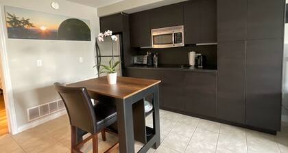Peaceful apartment ☆ kitchen + WIFI + laundry + parking