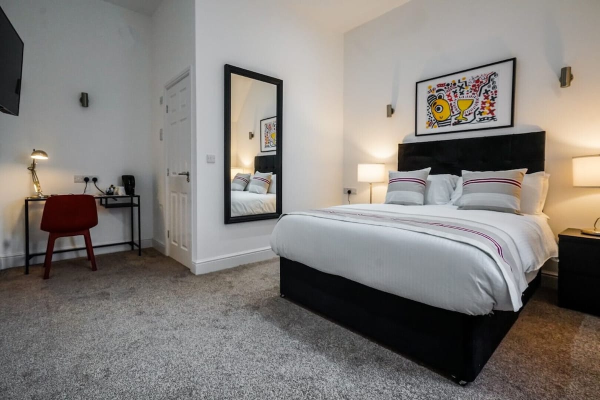 Habitación doble estándar, 1 cama matrimonial, para no fumadores, baño en la habitación | Wifi gratis y ropa de cama