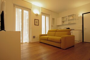 TV 24 polegadas com canais a cabo