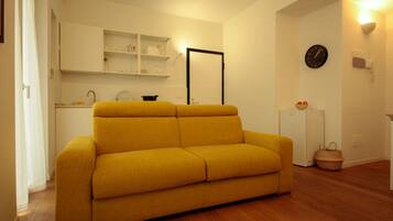 TV 24 pollici con canali via cavo