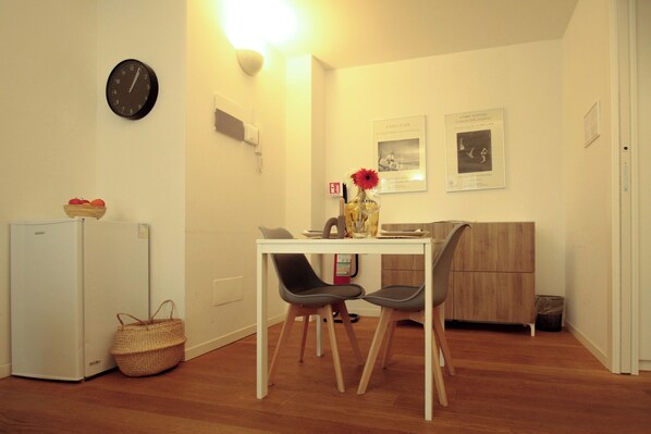 Televisión de 24 pulgadas con canales por cable