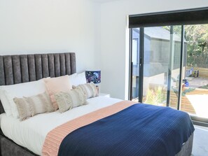 3 bedrooms, individually decorated, individually furnished, free WiFi - Sail Loft (Dawlish)