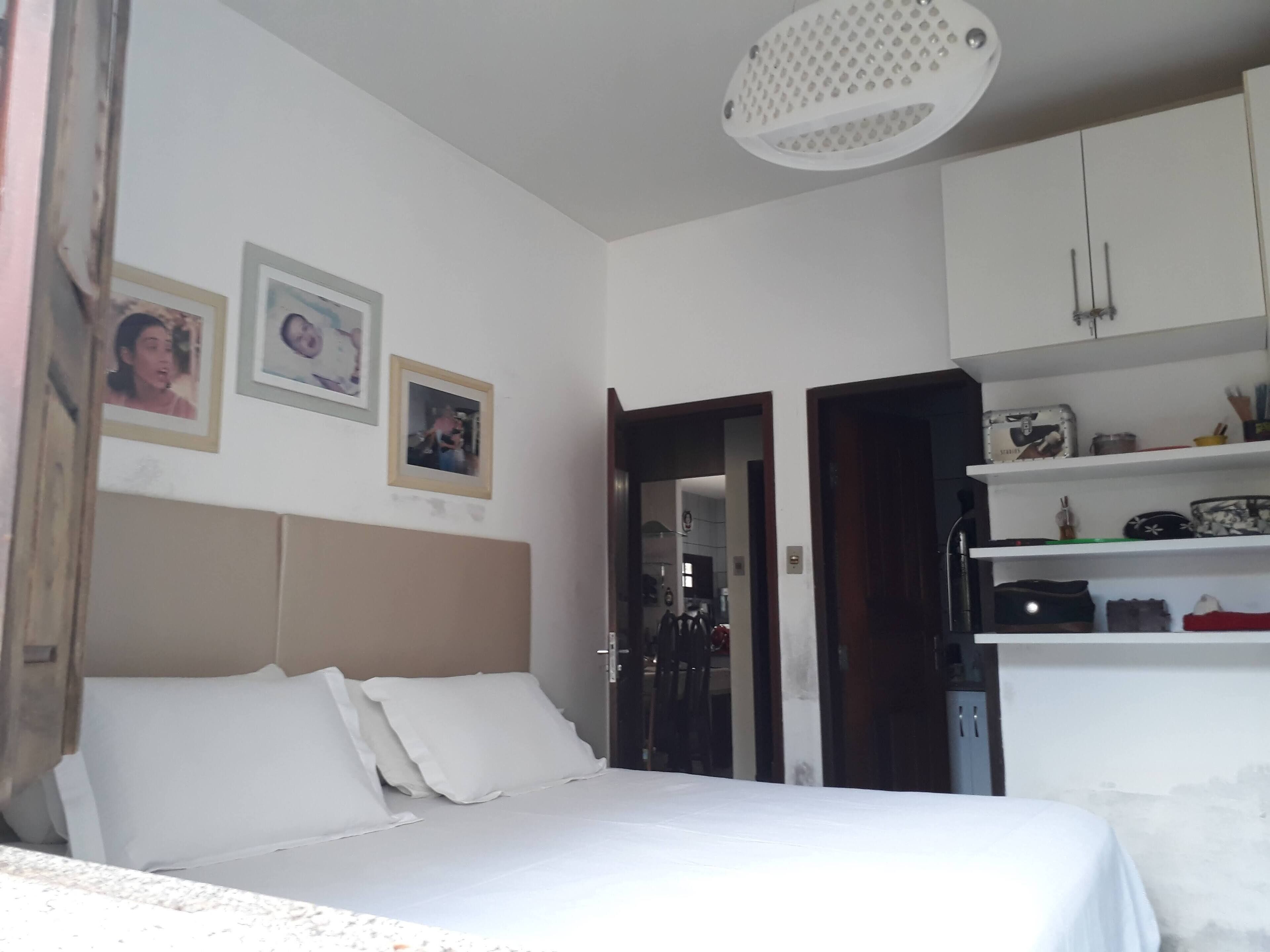 2 soverom, skrivebord, strykejern/-brett og wi-fi (inkludert)