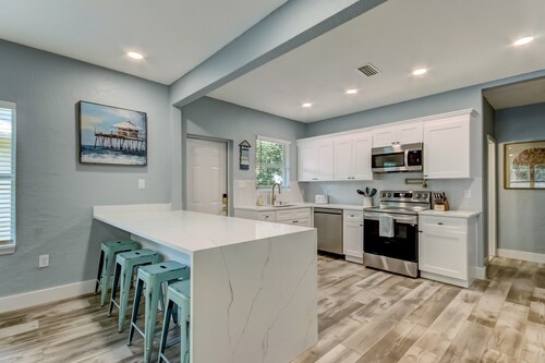 Fully renovated home walking distance to Canal St.