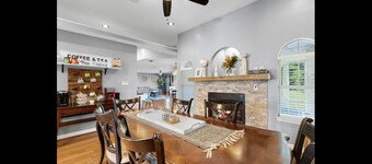 Spacious Family Home-Game Room & Sauna- 2 King Beds-5 mins 2 Beach-Pets Welcome!